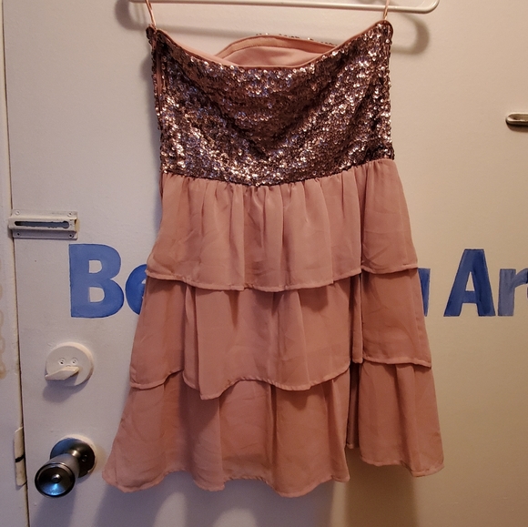 Strapless sequin top dress - Picture 2 of 4